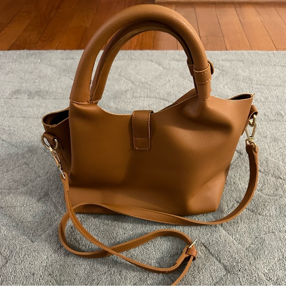 Camel Brown Leather Crossbody Handbag Gold Hardware - Picture 10 of 11